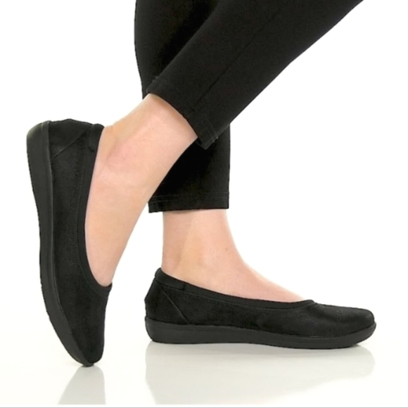 Clarks Cloudsteppers Ayla Black Leather, Comfort Ballet Flats. WMS 9M - Picture 1 of 16